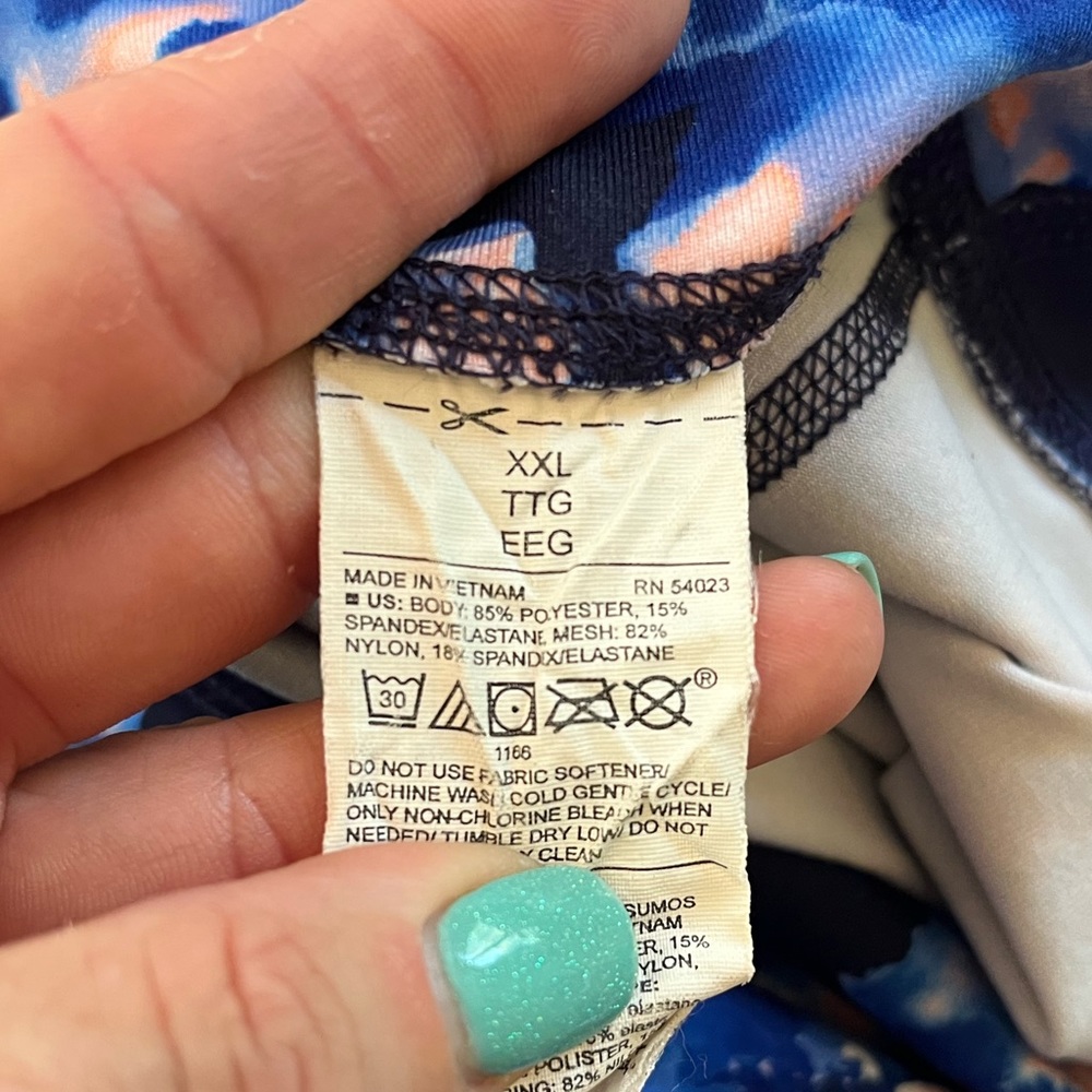 Old Navy Active Go-Dry Crops - Picture 3 of 5